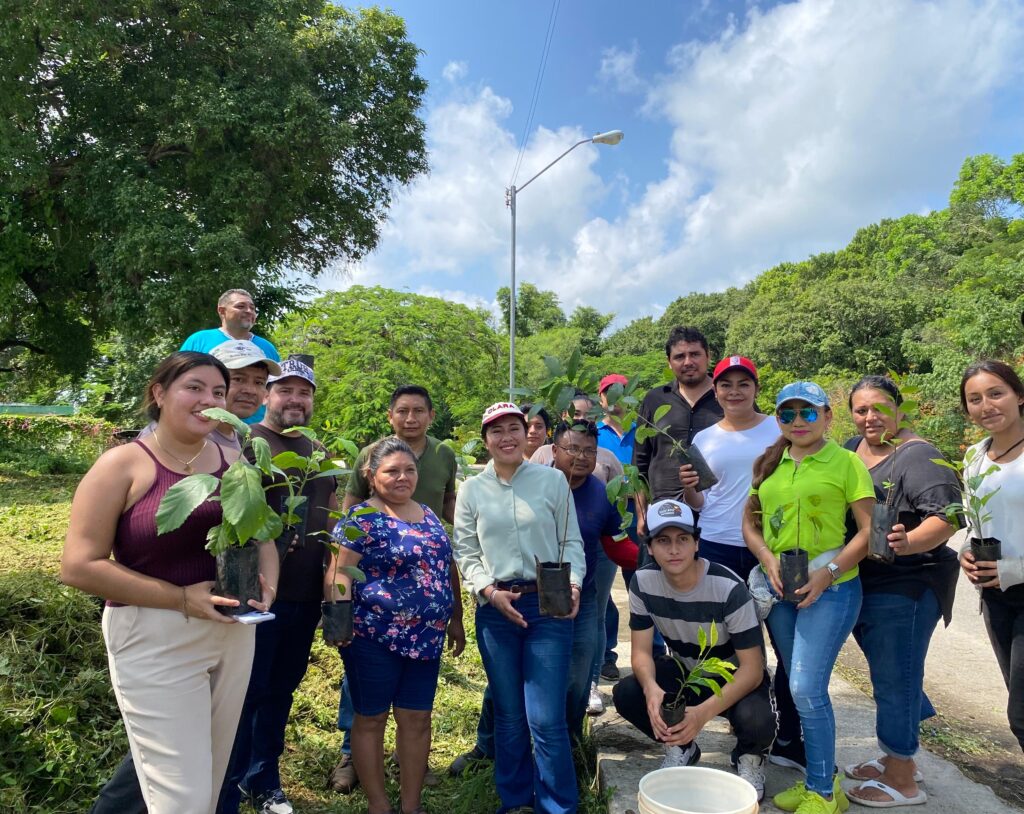 Diputada Clara Paola Rosales lidera reforestación en San Ignacio Tesip, promoviendo la conservación y participación ciudadana en Mérida.