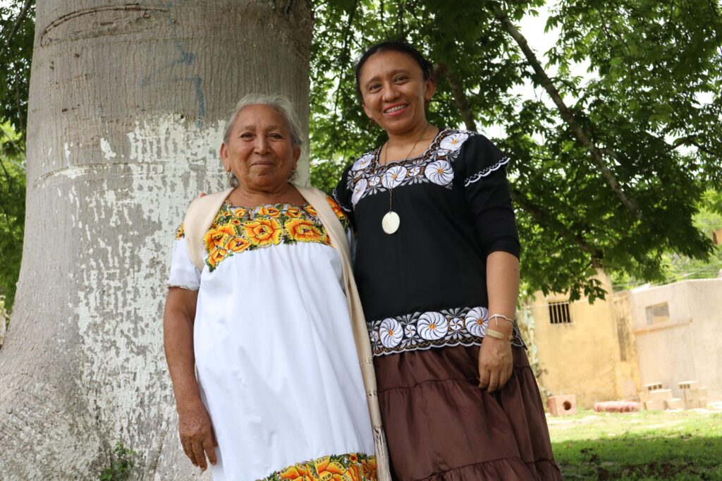 Bertha Pech impulsa un feminismo interseccional y antirracista en Yucatán desde la pedagogía y el activismo indígena maya.