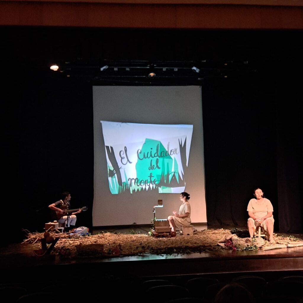 Kuxa’ Anech: Historias de la milpa y animales del monte rescata saberes mayas con teatro de sombras y música en vivo.