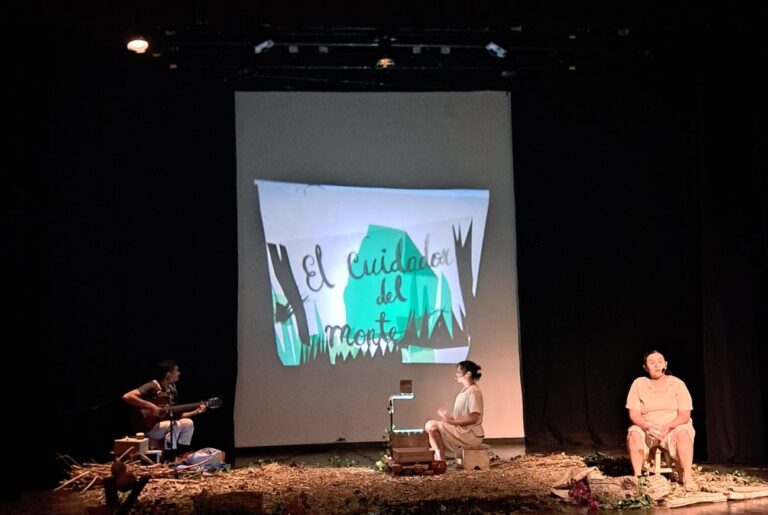 Kuxa’ Anech: Historias de la milpa y animales del monte rescata saberes mayas con teatro de sombras y música en vivo.