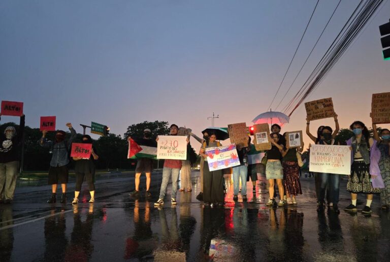 Manifestantes en Mérida denuncian a CEMEX por su vínculo con Israel y exigen romper relaciones diplomáticas.