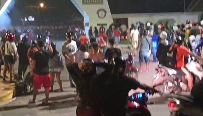 Linchamiento en Cozumel desata protestas y violencia tras la presunta agresión sexual de un militar contra una menor de edad.