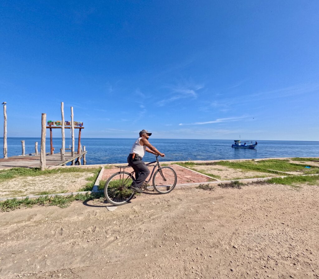 Los pescadores mayores de Yucatán resguardan los saberes del mar frente al olvido y la crisis pesquera.
